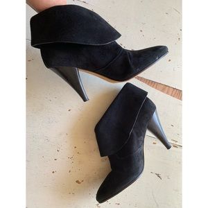 Via Spiga : Suri black suede heeled booties